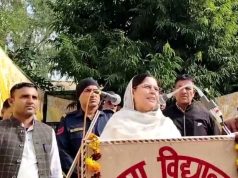 भारत संकल्प यात्रा जन संवाद कार्यक्रम में लगाए स्टॉलों का महिला एवं बाल विकास राज्यमंत्री ने किया निरीक्षण