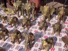 अंतर्राष्ट्रीय गीता महोत्सव…बिना बिजली और बिना शिक्षा के दोकरा कलाकृति को ये पहुंचा रहे देश के कोने कोने तक