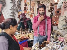 समाज में सम्मान पाने की लड़ाई ने बना दिया आत्मनिर्भर, अब अंतर्राष्ट्रीय गीता महोत्सव में अपनी शिल्प कलाएं कर रहे प्रदर्शित