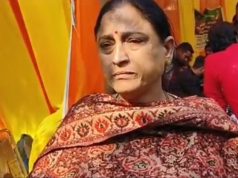 विकसित भारत संकल्प यात्रा का लाभ लेने पहुंच रहे लोग …मौके पर लाभ मिलने से भावुक हुई महिला