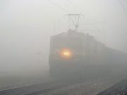 हरियाणा में सर्दी ने बढ़ाई ठिठुरन…लम्बी दूरी की ट्रेनो पर दिखा असर, लोग हुए परेशान