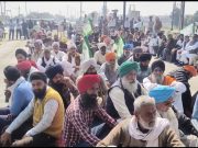 किसानों ने कुरुक्षेत्र जिले के दोनों टोल प्लाजा पर दिया धरना…टोल 3 घंटे तक करवाए फ्री