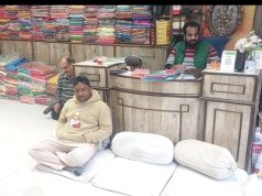 किसान आंदोलन से एशिया की सबसे बड़ी कपड़ा मार्केट प्रभावित… व्यापारी बोले रोजाना हो रहा लाखों का नुकसान