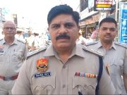 हुड*दंग बाजो पर नकेल कसने के लिए सोनीपत पुलिस ने निकाला पैदल फ्लैग मार्च