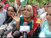 गंदे पानी की समस्या को लेकर इंडिया गठबंधन ने किया विरोध प्रदर्शन…दिपेन्द्र के लिए माता आशा हुड्डा भी उतरी मैदान में