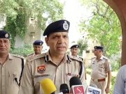लोकसभा चुनाव…जिला उपायुक्त ने पुलिस कमिश्नर के साथ मिलकर शहर में निकाला फ्लैग मार्च
