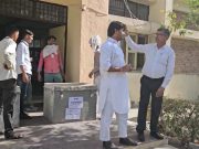कांग्रेस कार्यकर्ता बने चौकीदार , मतगणना केंद्र के बाहर टेंट लगाकर दे रहे पेहरा
