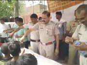 पलवल पुलिस ने गर्मी में बुझाई लोगों की प्यास… थाना होडल के सामने लगाई गई छबील