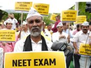 शाहाबाद में नीट परीक्षा को लेकर आम आदमी पार्टी ने शहीद उधम सिंह चौक के पास किया रोष प्रदर्शन