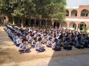 भीमगढ़ खेड़ी स्कूल की बिल्डिंग जर्जर..खुल्ले आसमान के नीचे पढ़ाई करने को मजबूर छात्र-छात्राएं