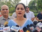 सिरसा के भगत सिंह स्टेडियम से निकाली गई तिरंगा यात्रा..डिप्टी स्पीकर भी हुई शामिल