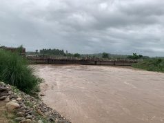 सोमनदी के उफान से उठी तबाही की तस्वीरें आई सामने.. डीसी के दफ्तर पहुंचे परेशान लोग