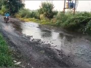 रायपुर रानी के गांव बड़ोना कला से समलेहड़ी जाने वाली सड़क ना बनने पर फूटा ग्रामीणों का गुस्सा