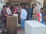 यमुनानगर के थाना शहर से चंद कदम की दूरी पर दुकान को लेकर दो पक्षों में हुआ विवाद