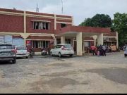 भारी वर्षा से टूटी बिजली की तार सड़क पर गिरी …करंट लगने से तीन लोगों की मौ*त
