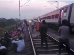 उत्तर प्रदेश के कानपुर में टला बड़ा रेल हादसा.. भारतीय रेलवे ने जारी किया आपातकालीन हेल्पाइन नंबर