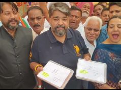 पूर्व मंत्री असीम गोयल ने सीएम नायब सैनी को देसी घी में बनी जलेबियां की कोरियर