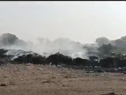 आ.ग जलाने के प्रतिबंध के बावजूद नगर परिषद कर्मचारियों ने जलाया डंपिंग यार्ड में कूड़ा