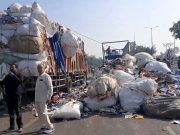 दिल्ली अमृतसर नेशनल हाइवे पर पलटा ट्रक… लगा ट्रैफिक जाम
