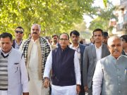 केंद्रीय मंत्री शिवराज सिंह चौहान पहुंचे करनाल. आंदोलन पर बैठे किसानों से की मुलाकात
