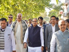 केंद्रीय मंत्री शिवराज सिंह चौहान पहुंचे करनाल. आंदोलन पर बैठे किसानों से की मुलाकात