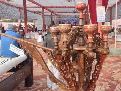 हरियाणा का 90 हजार का हुक्का और सवा लाख की खाट आकर्षण का केंद्र बना