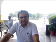 सरकारी गाड़ी के बजाए साइकिल चलाते हुए उपायुक्त कार्यालय पहुंचे डीसी डा. हरीश कुमार