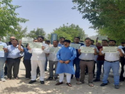 सोसाइटी की सड़क पर दिए गए रास्ते से नाराज़ वेस्टरलीज निवासी, बिल्डर पर उठाए सवाल