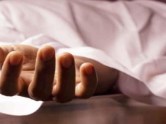 प्रेमी से नाराज़ महिला ने वीडियो कॉल पर दी चेतावनी, फंदा लगाकर की आत्महत्या – पति ने लगाए हत्या के आरोप