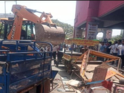 गुड़गांव: एमजी रोड पर चला जीएमडीए का अतिक्रमण विरोधी अभियान, 40 अवैध ठेले हटाए