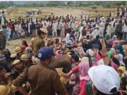 नूंह: मुआवजा मांग रहे किसानों का देर रात धरना हटाया, 32 हिरासत में, प्रशासन ने शोभा यात्रा की दी दलील