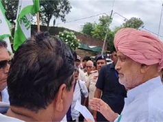 साढ़ौरा में खाद संकट पर किसानों का फूटा गुस्सा, कृषि मंत्री के सामने की नारेबाजी