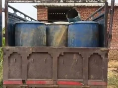 रेवाड़ी में अवैध पेट्रोल-डीजल भंडारण का भंडाफोड़, 7 ड्रम और पिकअप जब्त