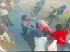 साढौरा में युवक की सरेआम पिटाई:लात-घूंसों के बाद बैट से किया हमला, CCTV वायरल
