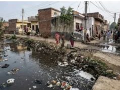 मानेसर के नवादा गांव में गंदे नाले की दुर्गंध से ग्रामीण परेशान, शिकायतों के बाद भी समाधान नहीं